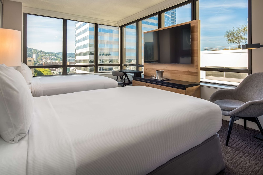 ROOM, 2 DOUBLE BEDS, CORNER, ACCESSIBLE