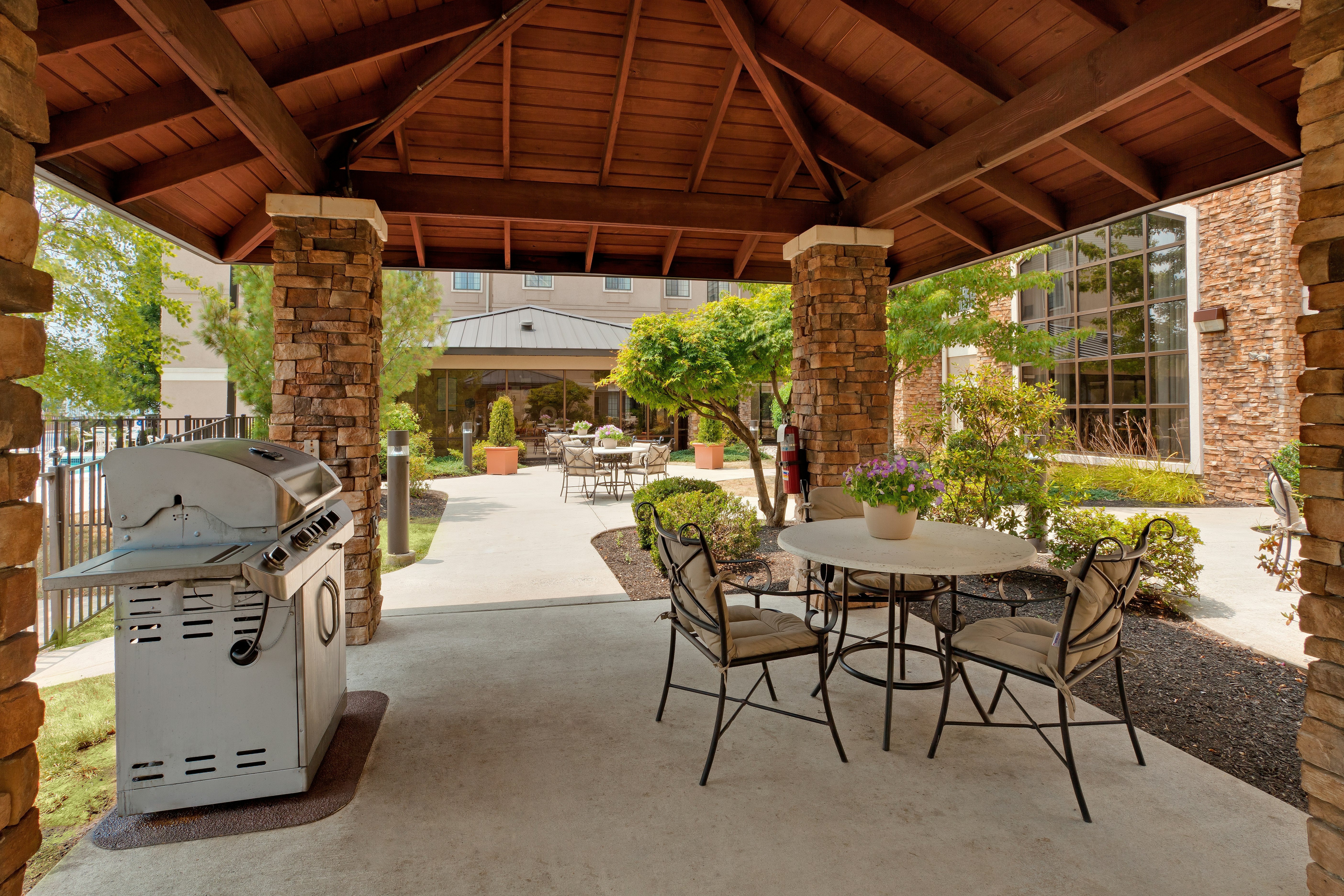 Staybridge Allentown Bethlehem Airport Suites 44/69