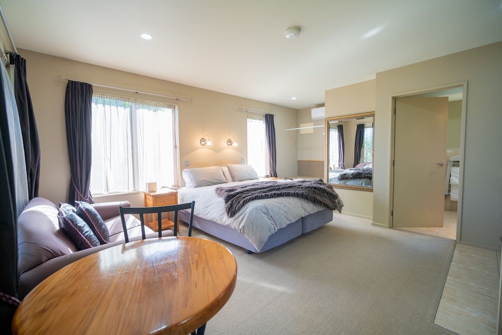 Blue Ridge Boutique Bed & Breakfast 12/50