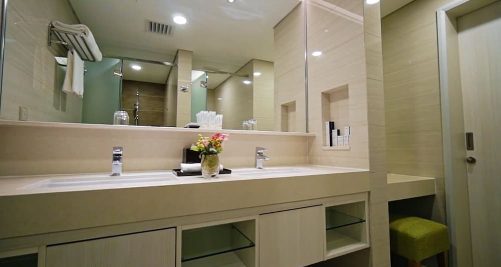 Sunway Velocity Hotel 60/65