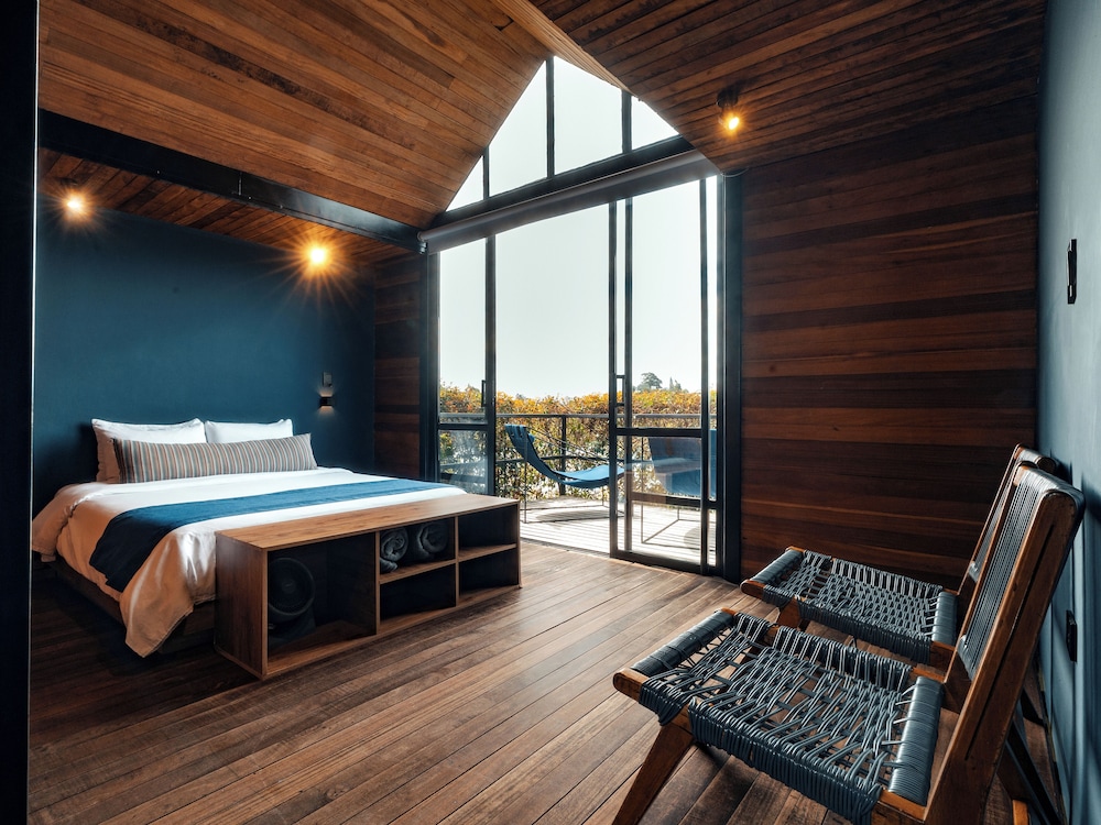 The Boato Hotel 11/46
