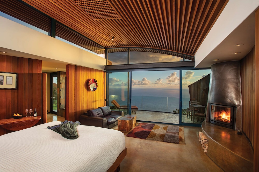 Cliff House, King Bed