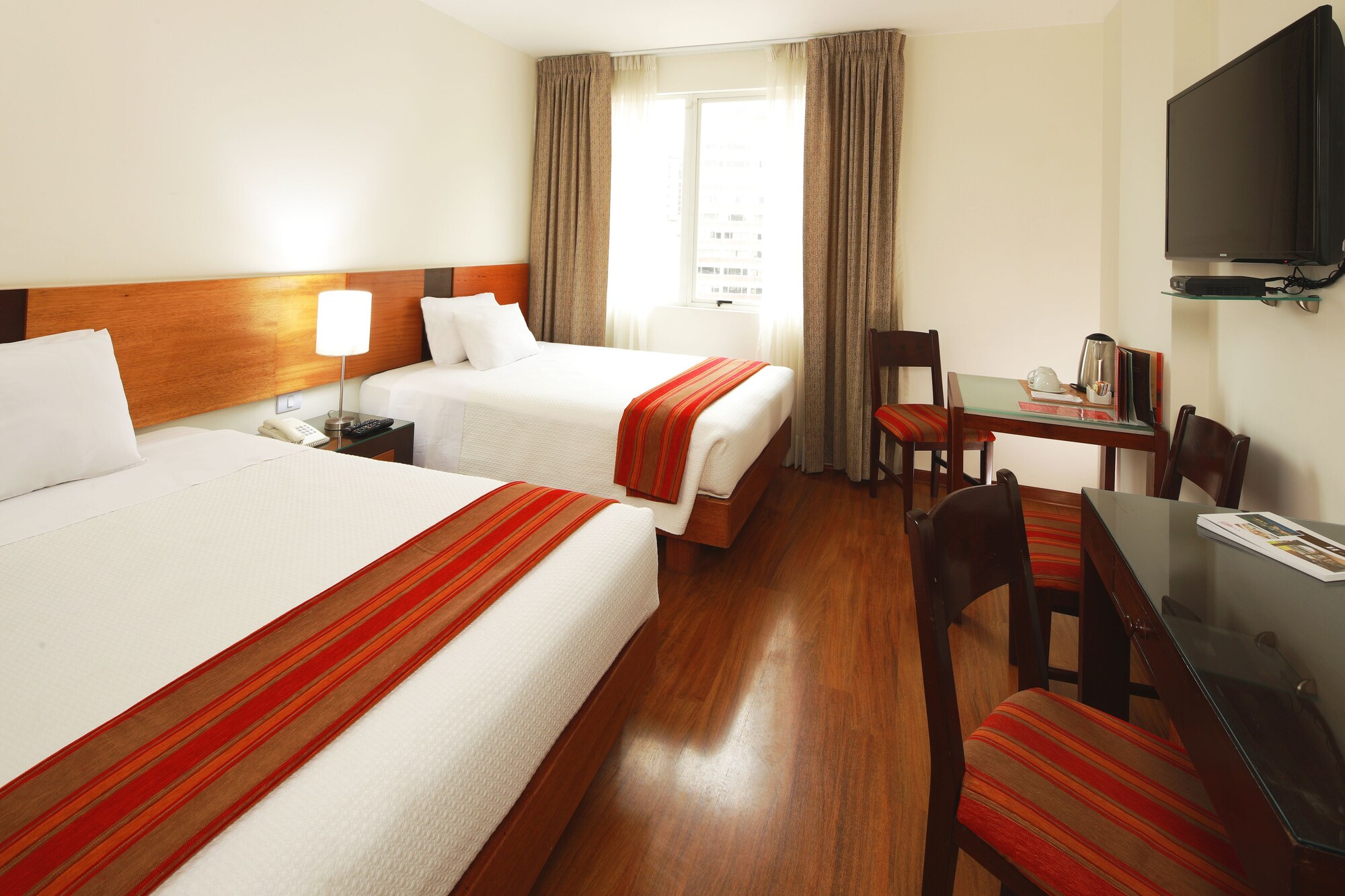 FAMILY, 2 DOUBLE BEDS