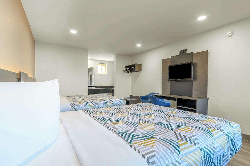 غرفة قياسية بسريرين كوين، Motel6 Willows, CA 5/9