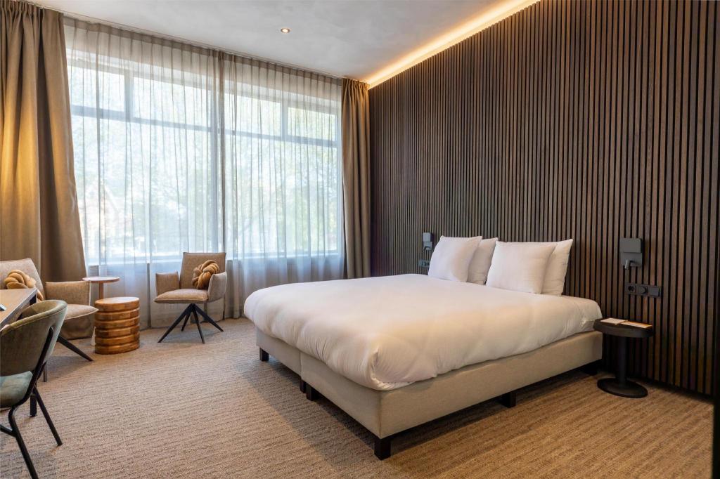 Room, King Bed, Bath and Shower