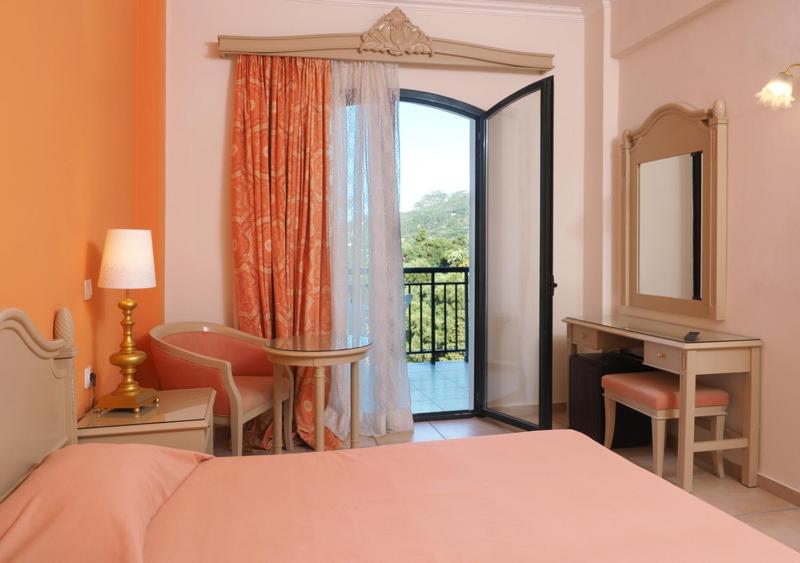 TWIN ROOM INLAND VIEW