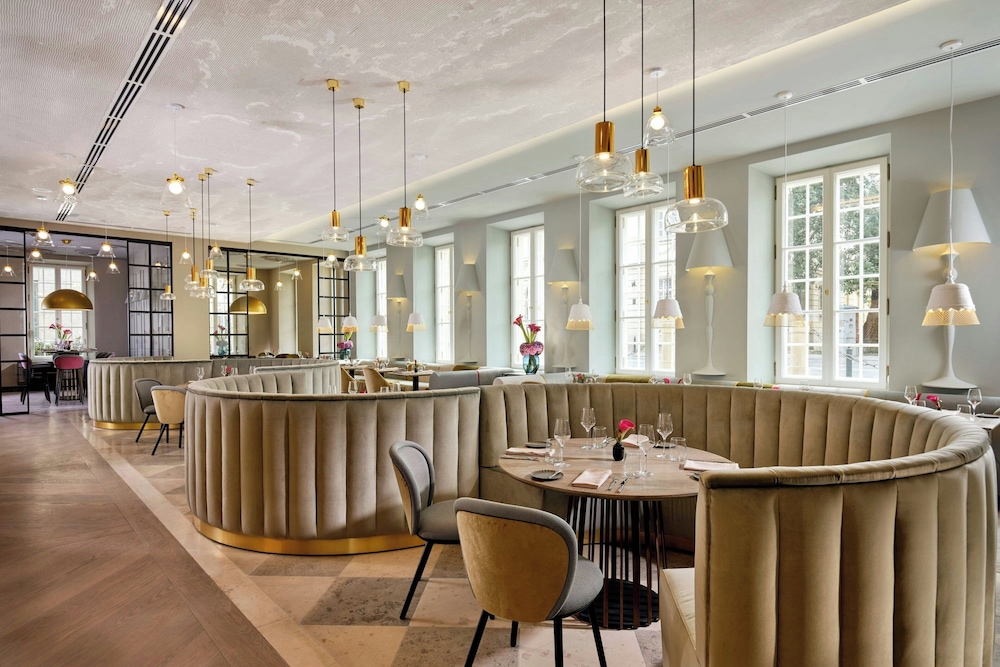 Hotel Verte, Warsaw, Autograph Collection 35/50