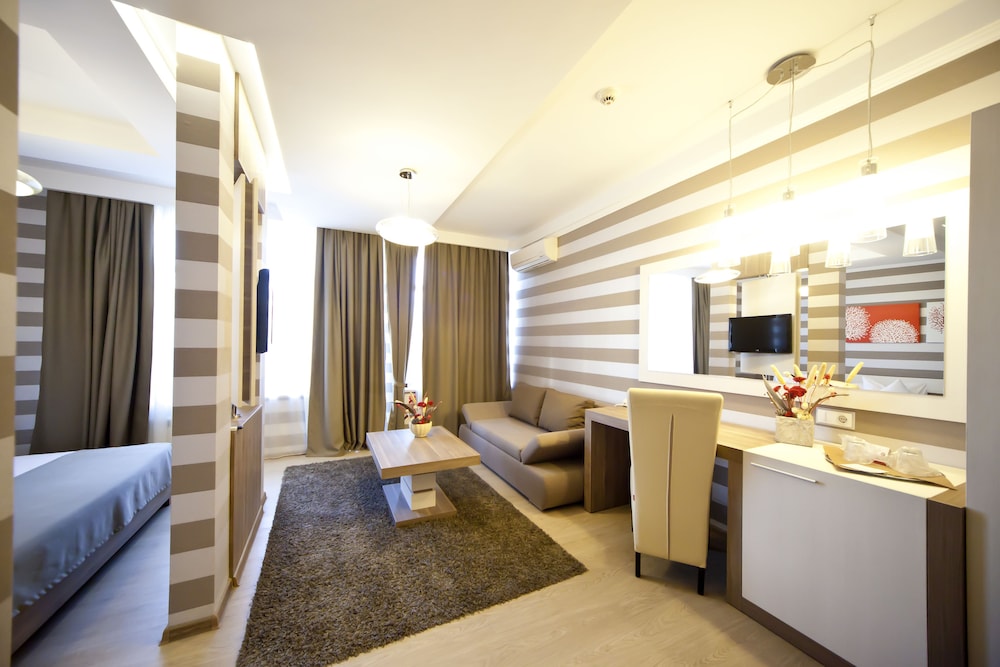 Hotel Confort 43/54