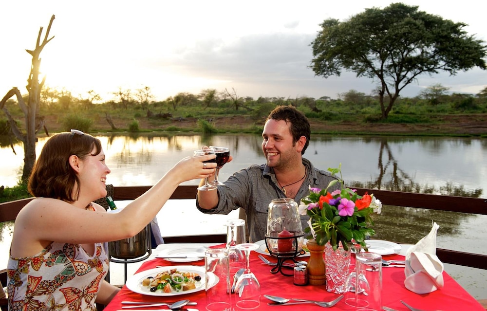 Voyager Ziwani Tented Camp 16/43