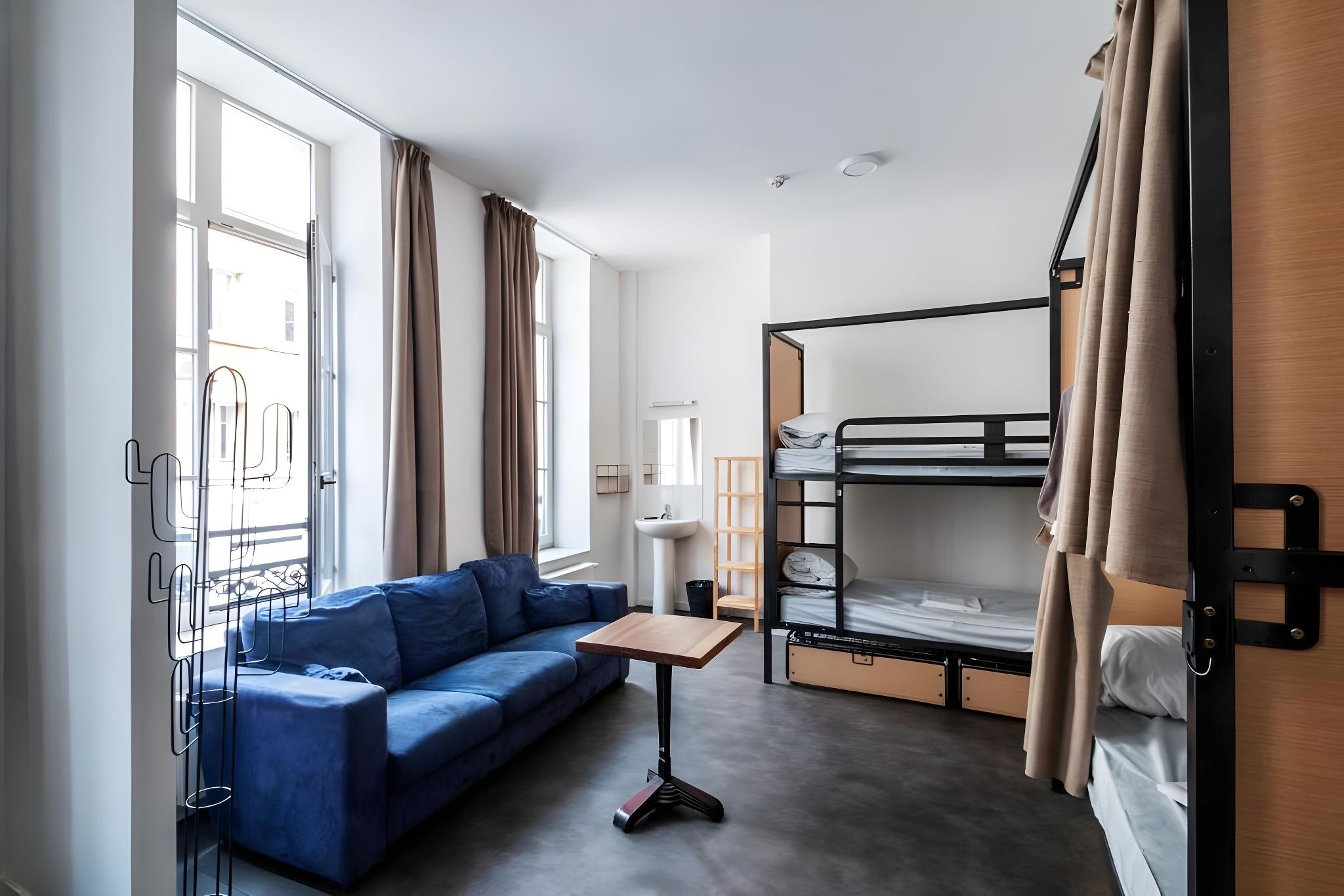 Private, Mixed Dorm, 6 Beds