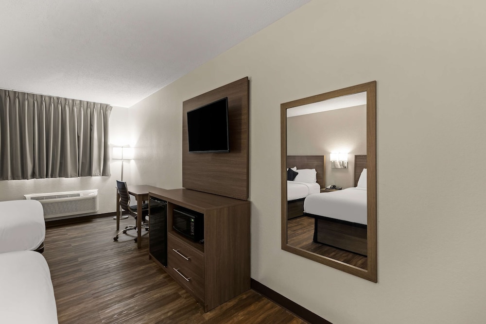 Red Lion Inn & Suites Caseyville 31/31