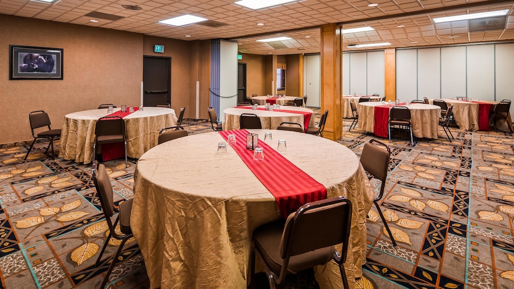 Best Western Bidarka Inn 42/43