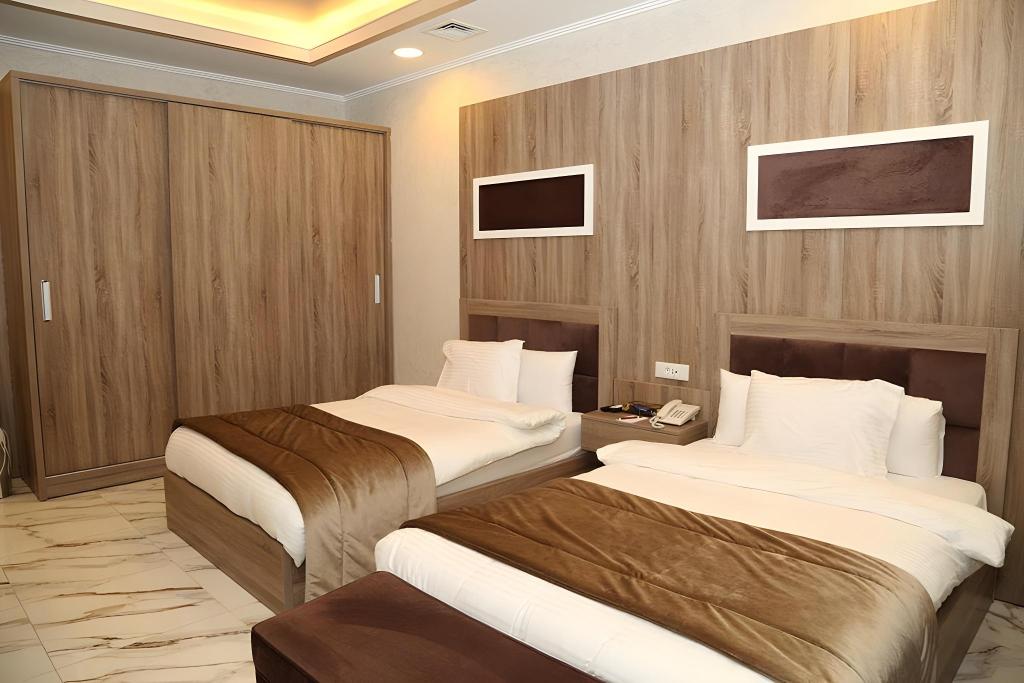 Junior King Suite: