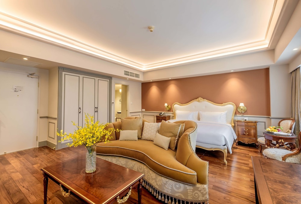 Saigon Prince Hotel 51/71