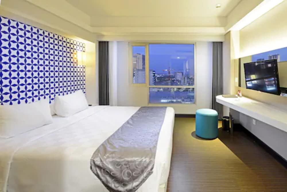 Crown Prince Hotel Surabaya 28/71
