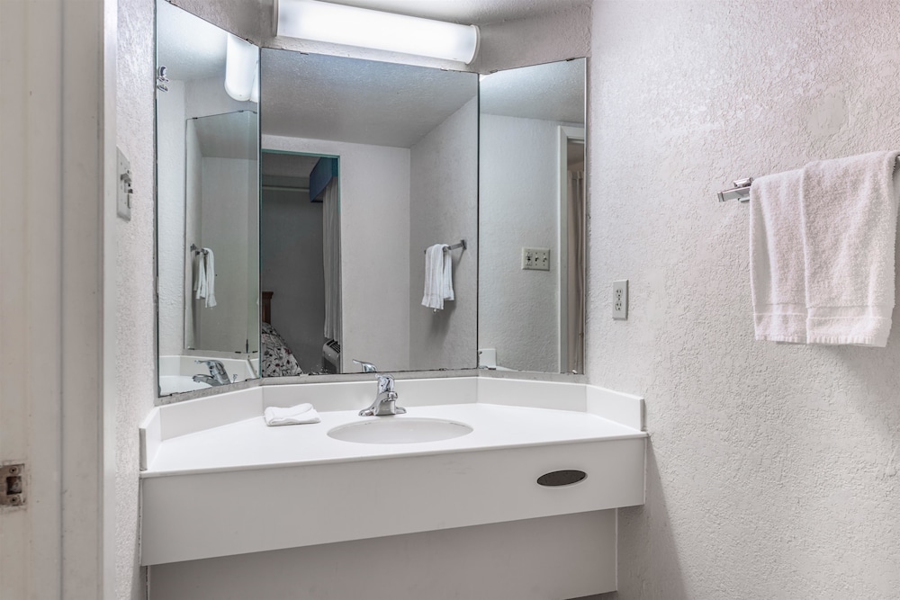 Motel6 Monroe, LA 36/40