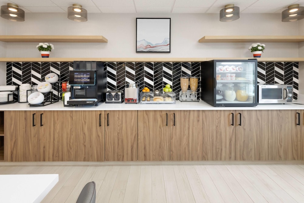 Hawthorn Extended Stay by Wyndham Alpine 15/49