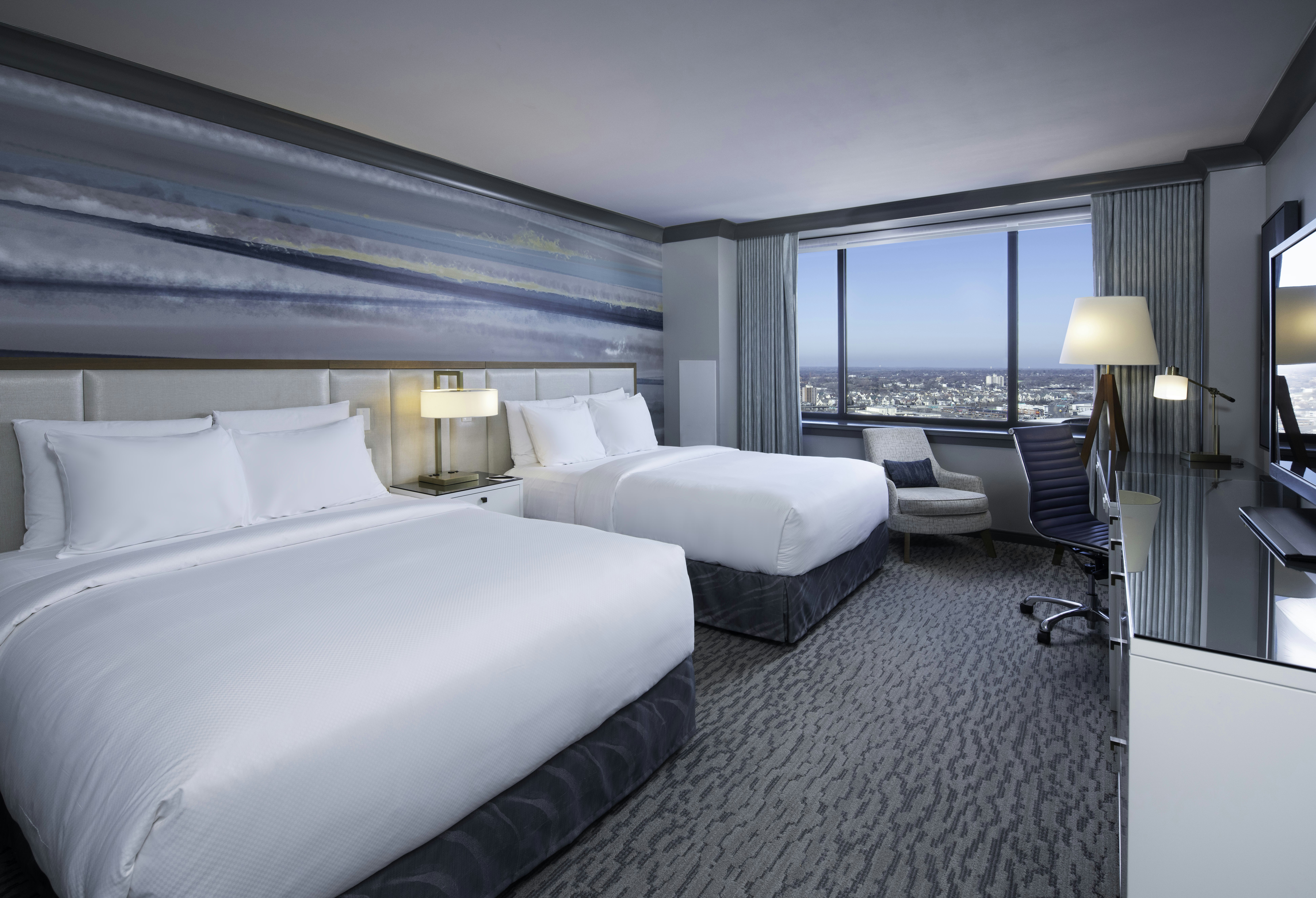 DELUXE, 2 QUEEN BEDS, LANDMARK VIEW