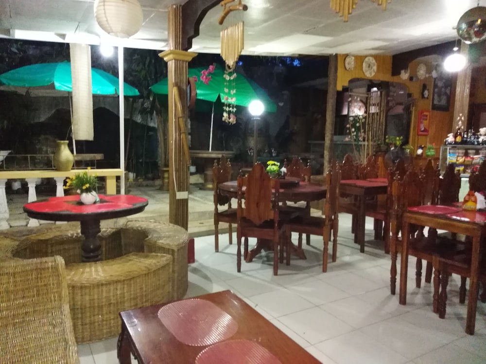 D Lucky Garden Inn 32/48