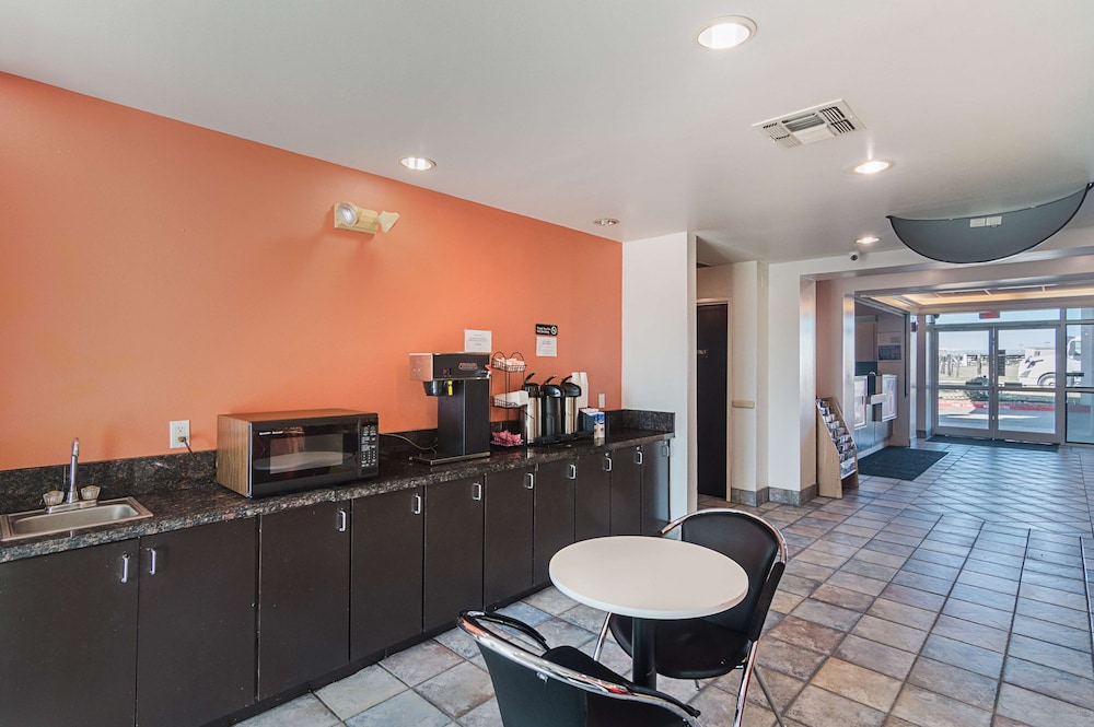 Motel6 Terrell, TX 10/58