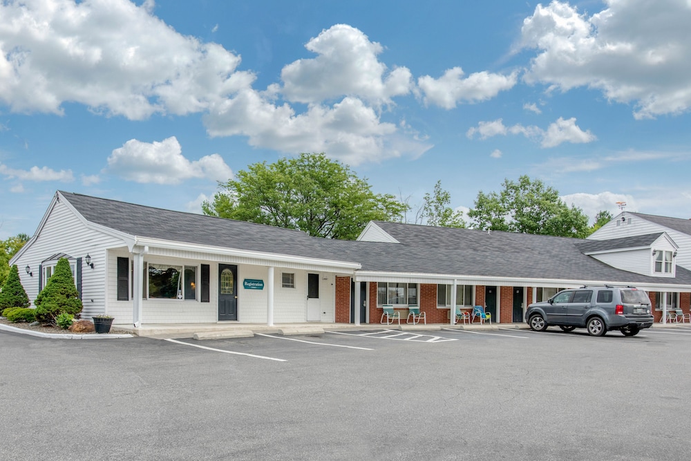 Coachman Inn 45/55