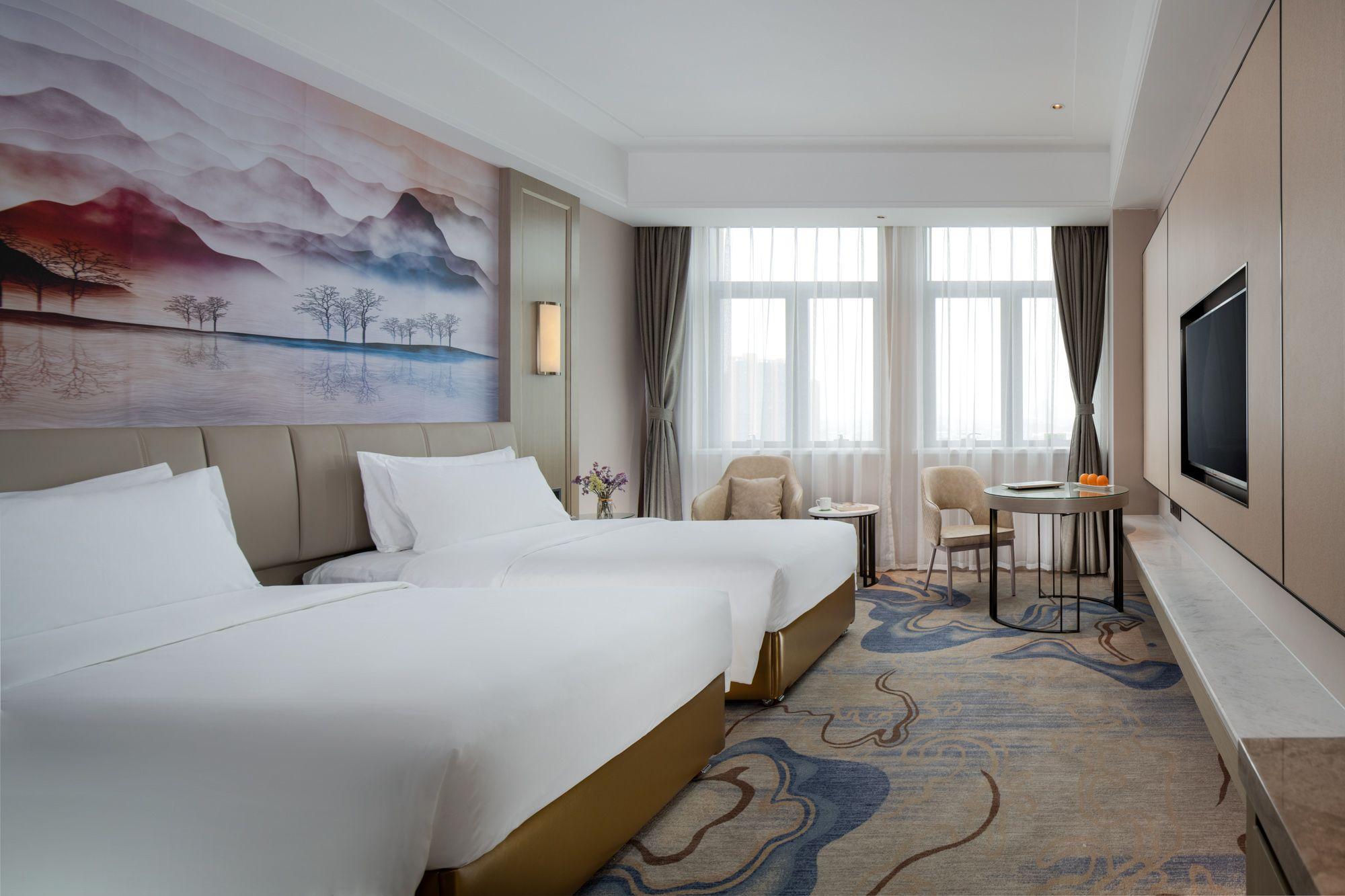 Venus Royal Hotels (Zhongshan Dongfeng Center) 12/50