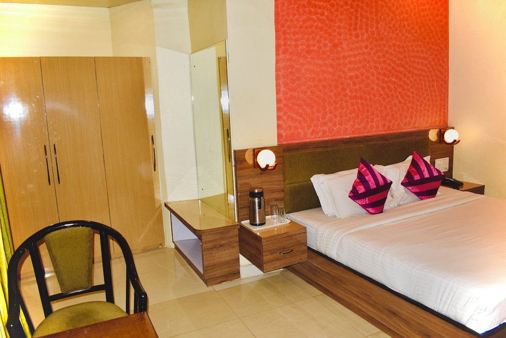 HOTEL SAMRAT INTERNATIONAL 9/28
