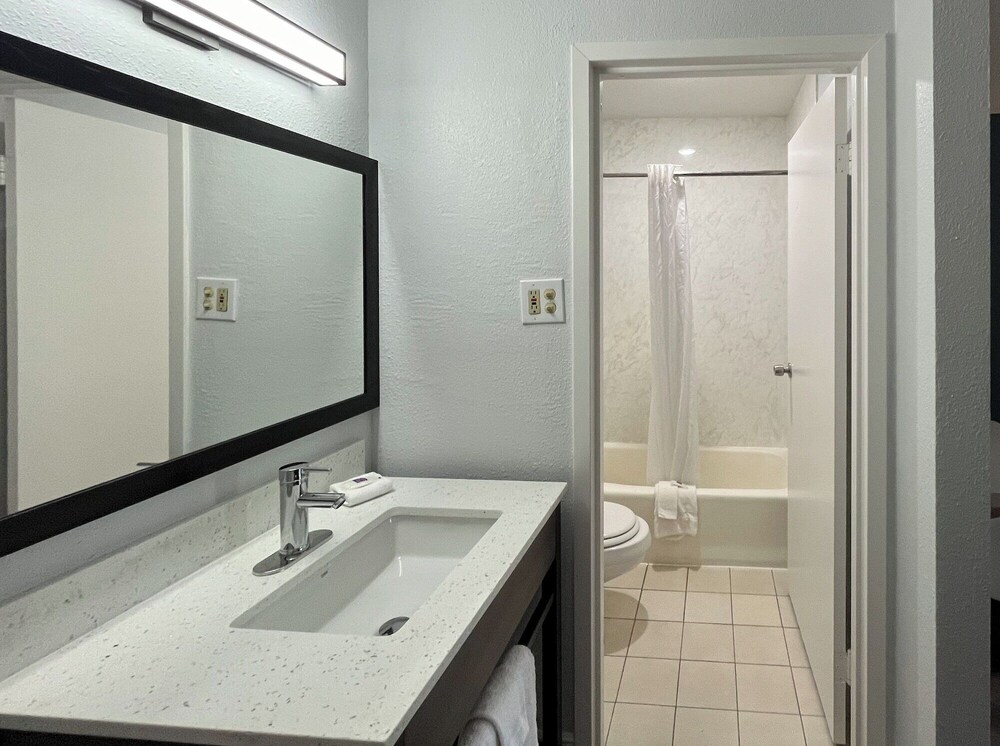 Studio6 Hammond, LA – I12 – I55 47/49