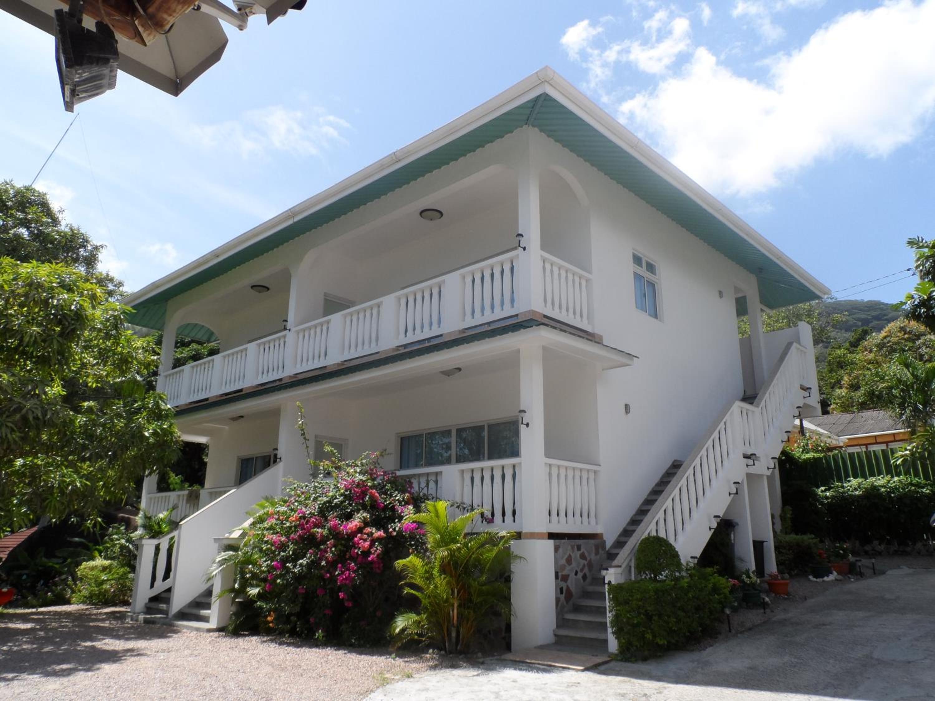 DIVERS LODGE 2/54