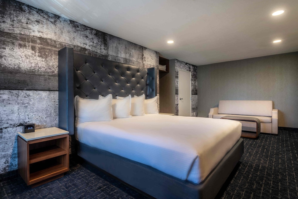 2 ROOMS, FAMILY SUITE