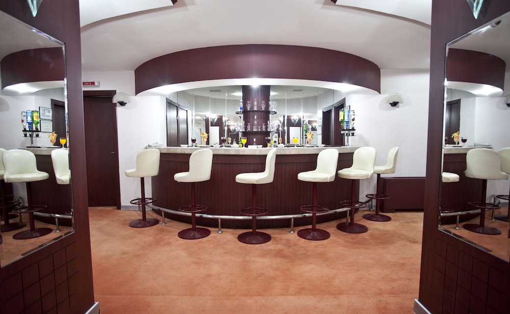 Sergah Hotel 5/51