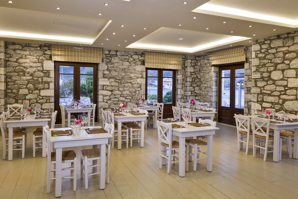 ITILO TRADITIONAL HOTEL 47/68