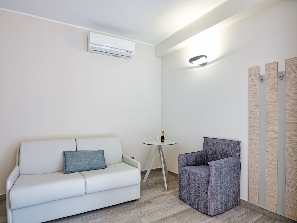 Hotel Cristina 28/50