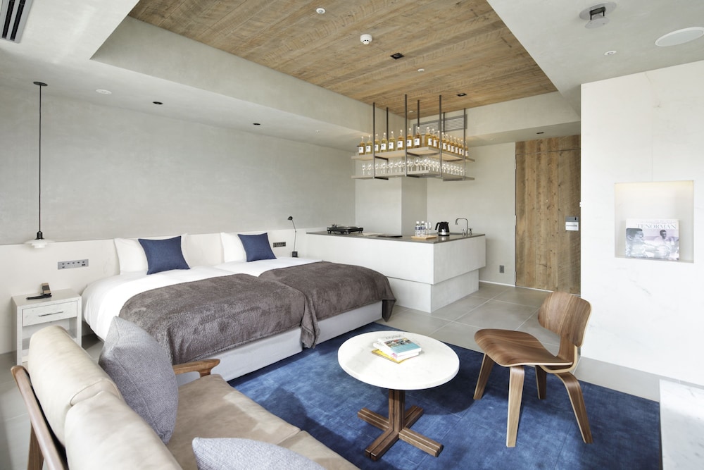 PREMIUM, TERRACE