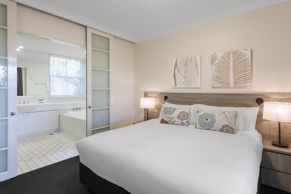 One Bedroom Premier Villa، Avani Cypress Lakes Resort 3/9