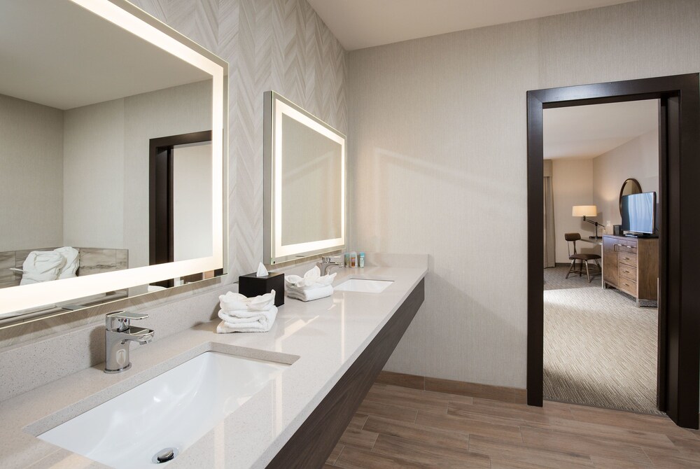 Pomeroy Inn & Suites Prince George 37/39
