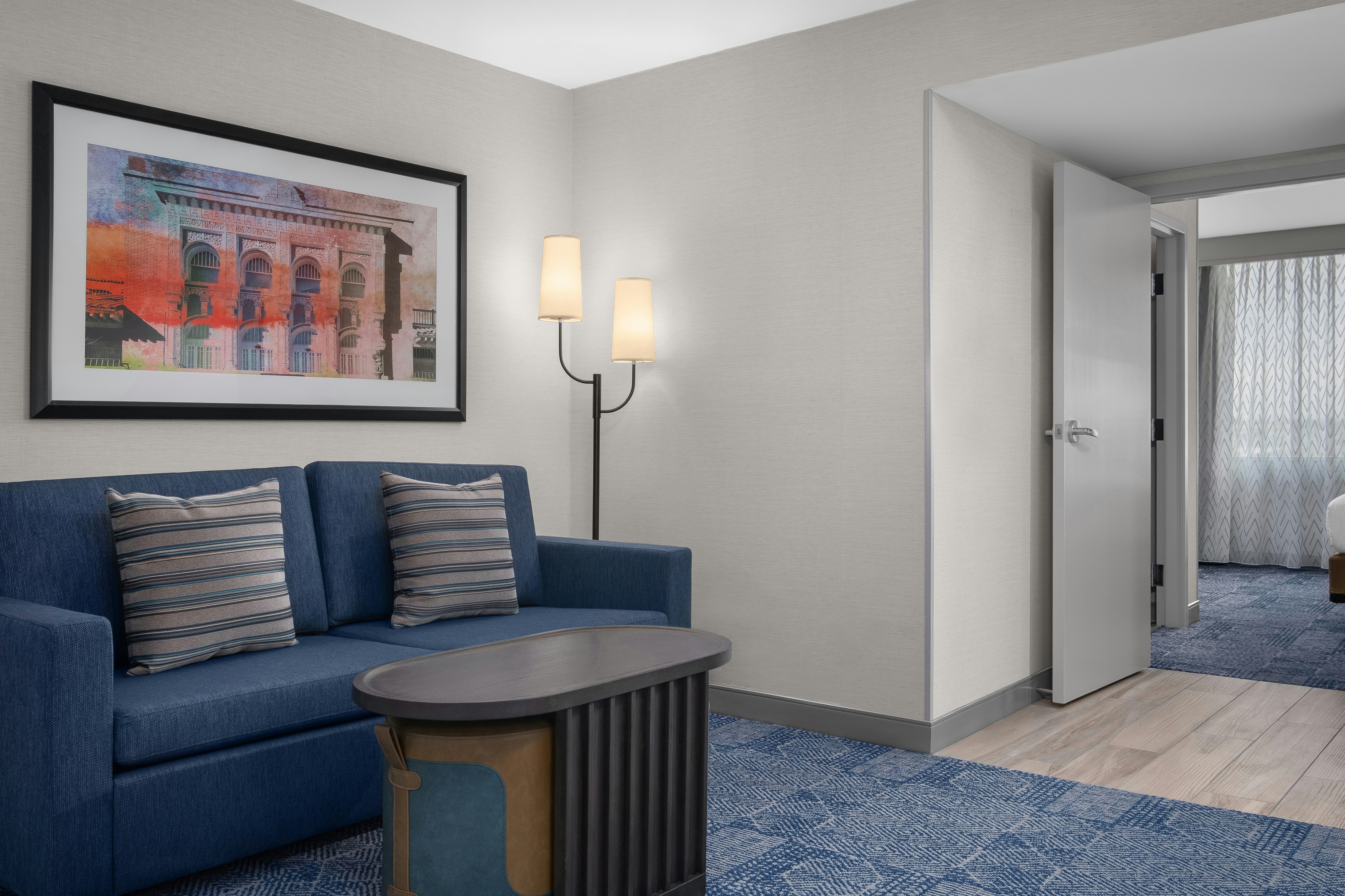 SUITE, KING BED, ACCESSIBLE