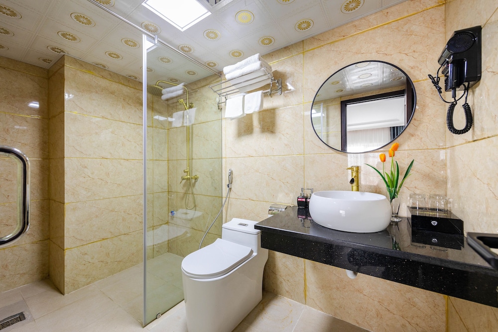 Kim Cuong Hotel 50/51