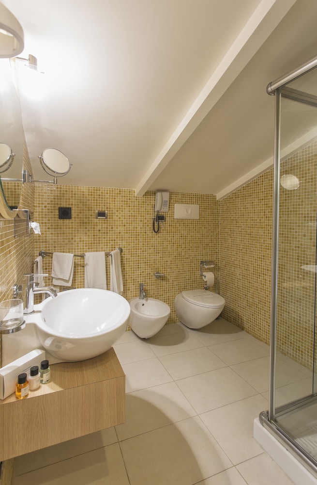 Virgilio Grand Hotel 30/30