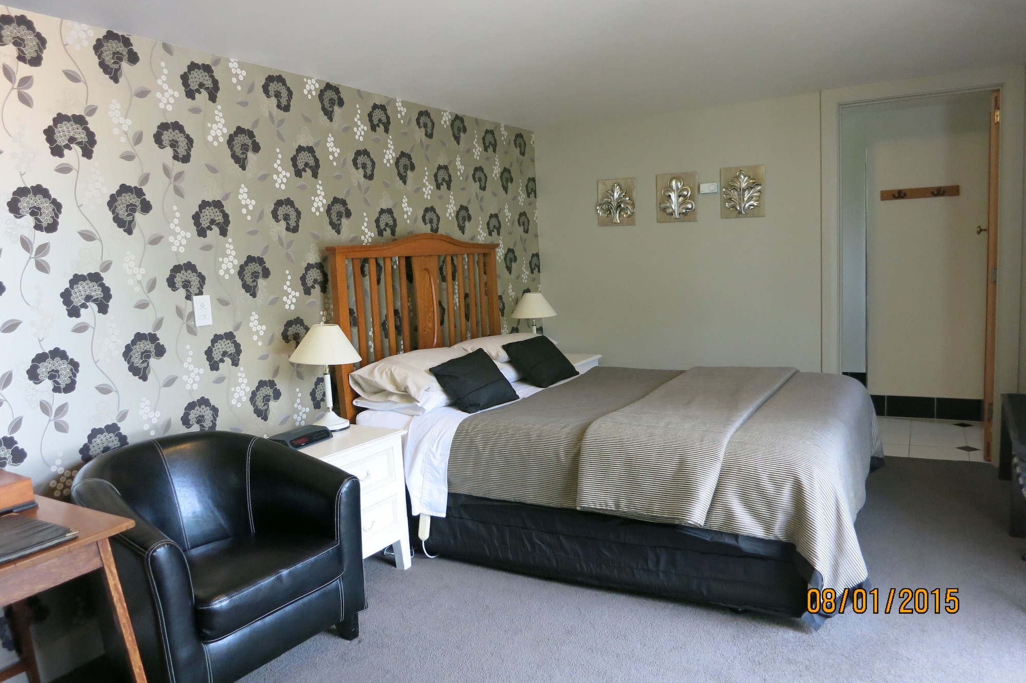 Garden, Studio, Queen Bed, Balcony