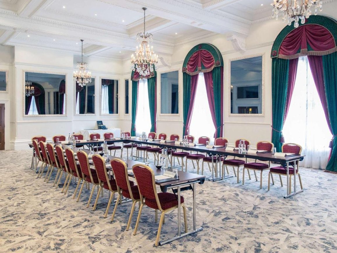 Bristol Grand Hotel By Sunday 36/43