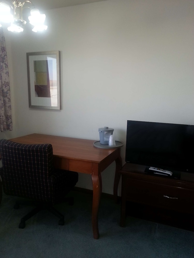 Harlan Inn and Suites By OYO Harlan 37/56