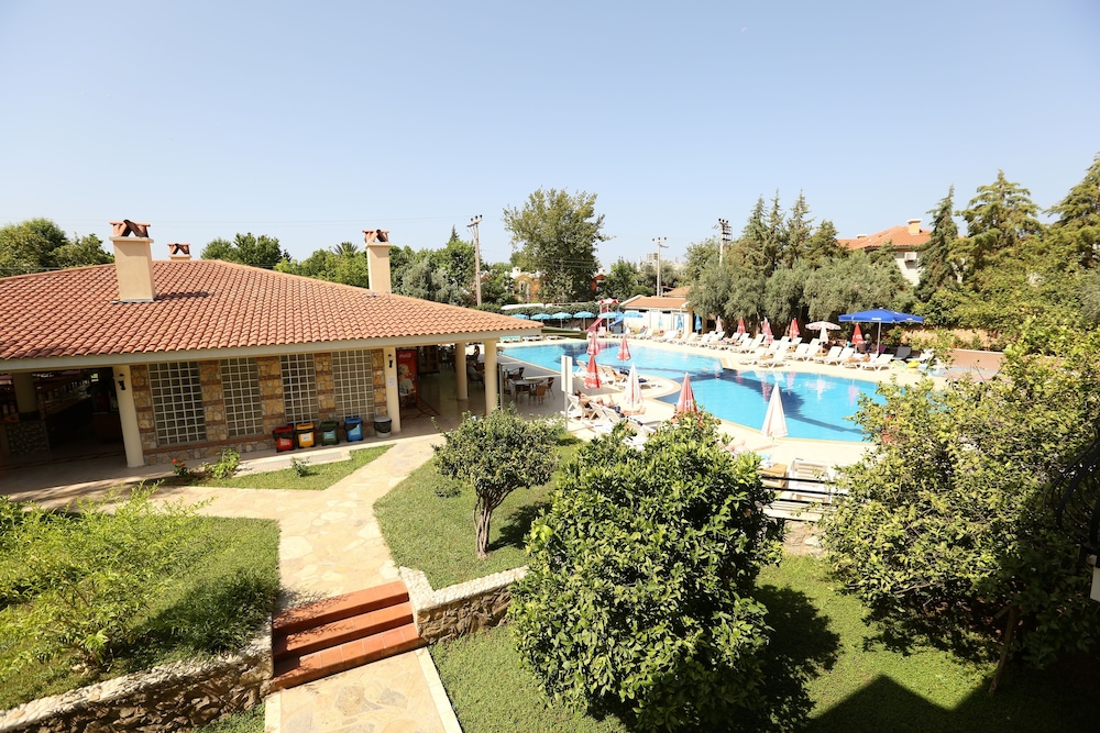 Mavruka Hotel 52/60