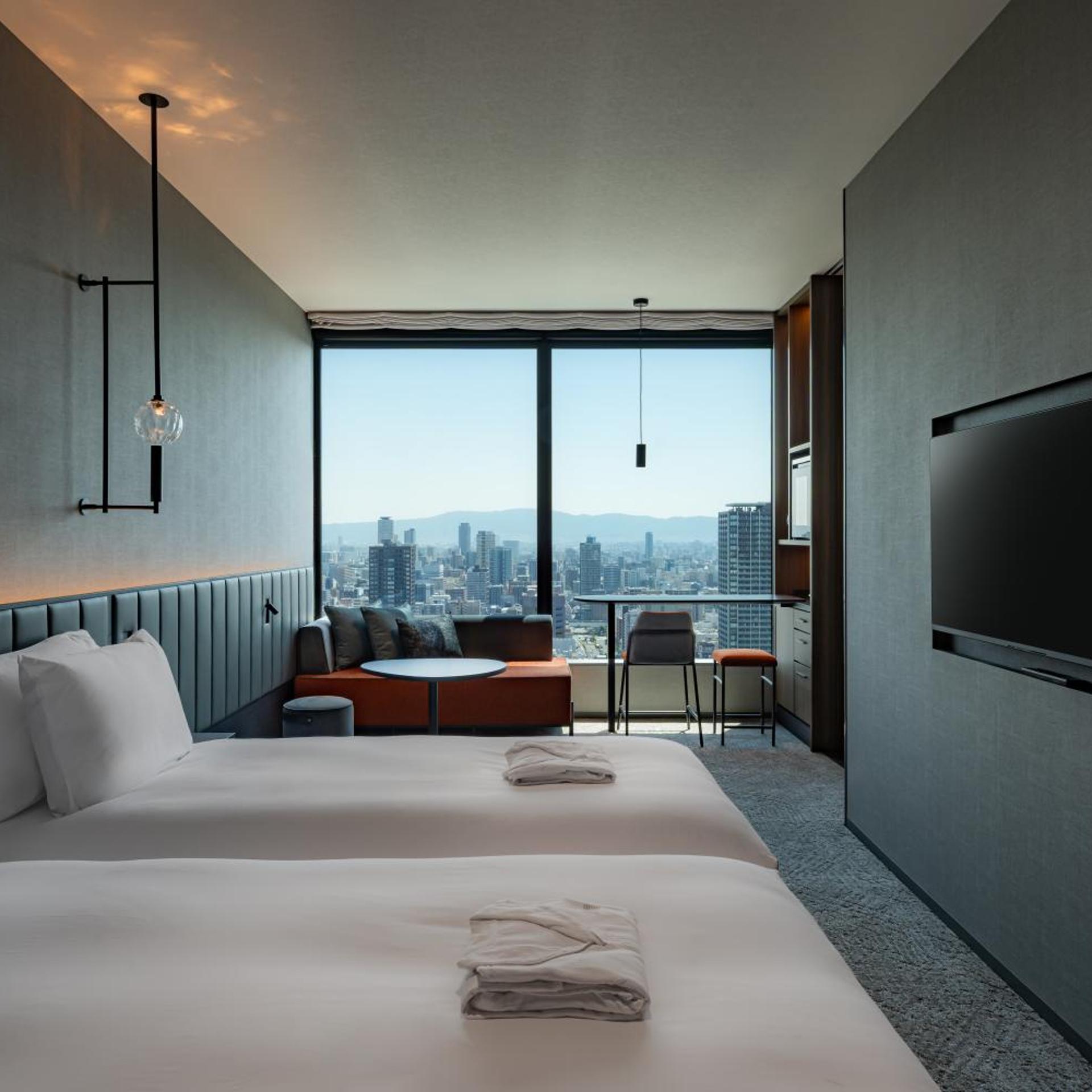 Hollywood, Deluxe, Twin Beds