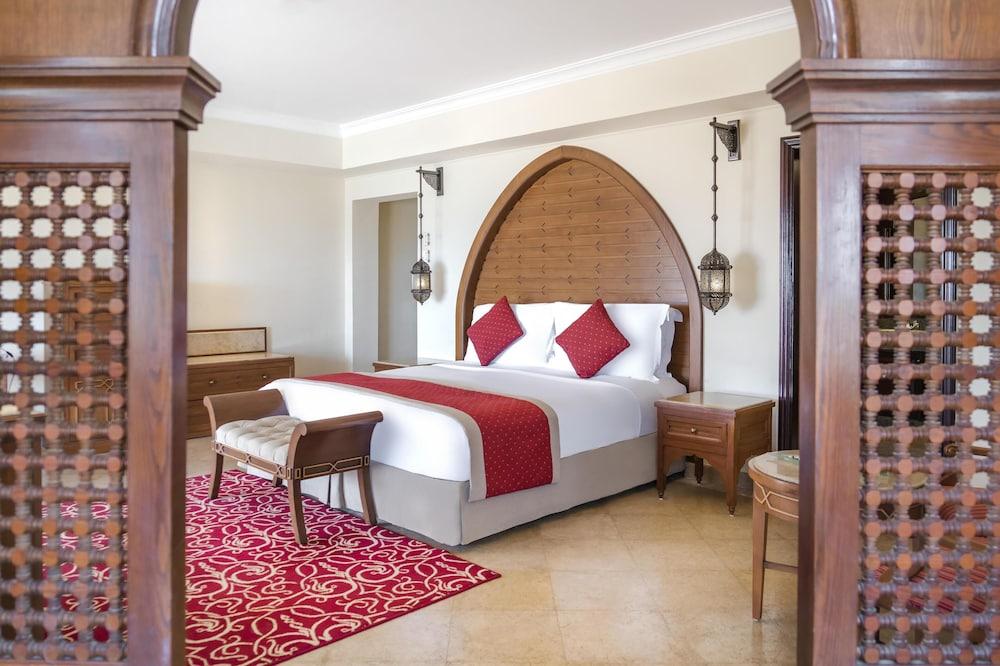 1 Bedroom, Junior Suite, Partial Ocean View, Lateral Side Sea View, Balcony