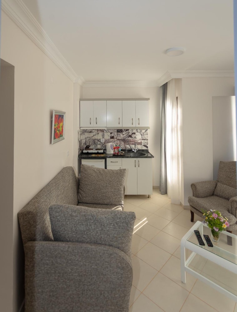 Mitos Apartments 18/50