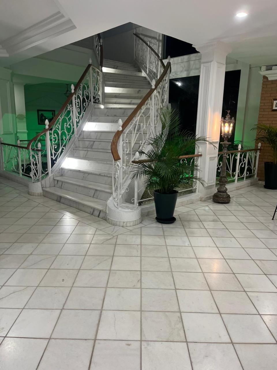 Grand Ville Hotel 4/50