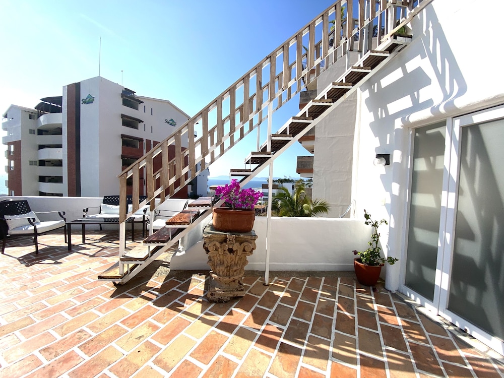 Amaca Hotel Puerto Vallarta 66/76