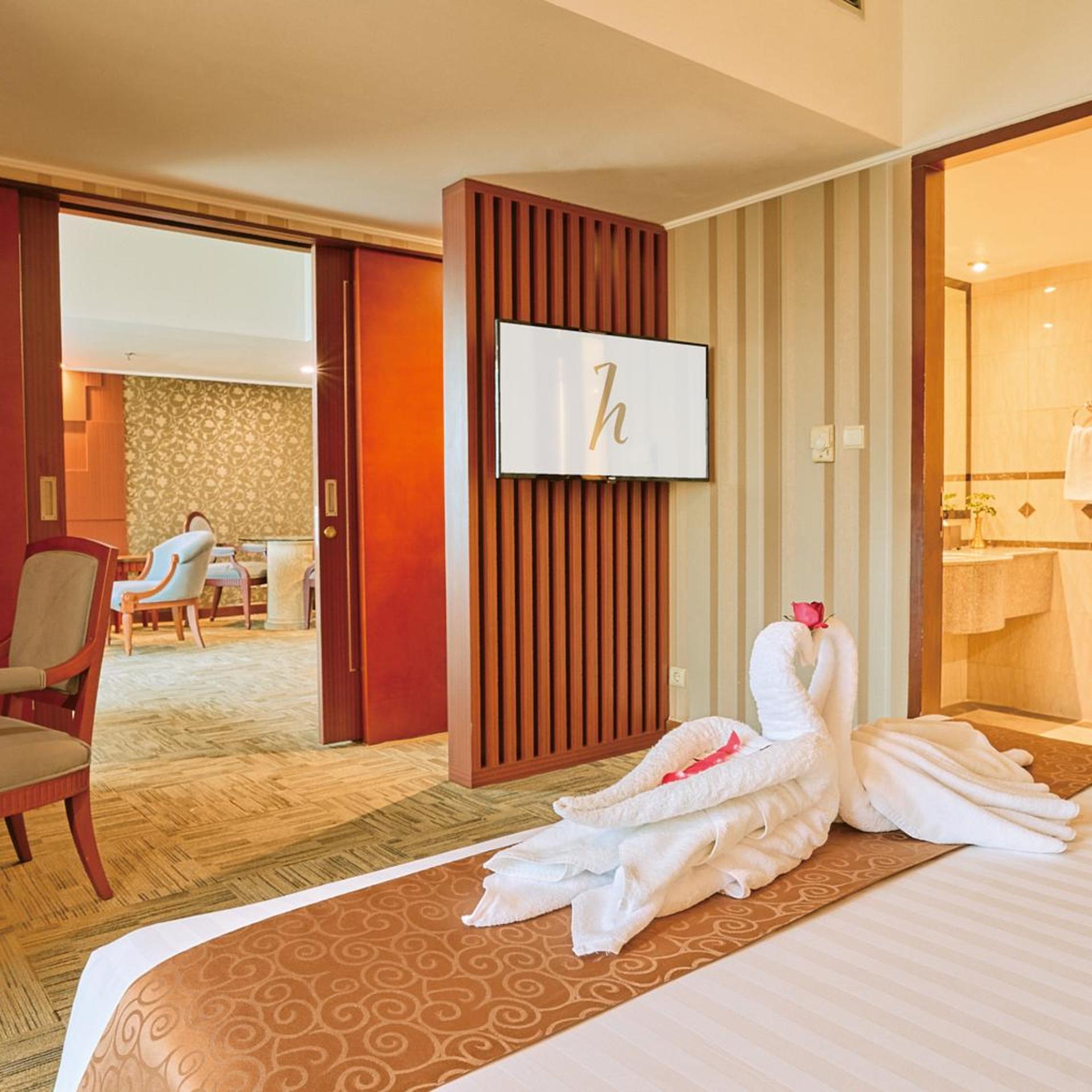 Junior Suite, Horison Ultima Menteng Jakarta 4/7