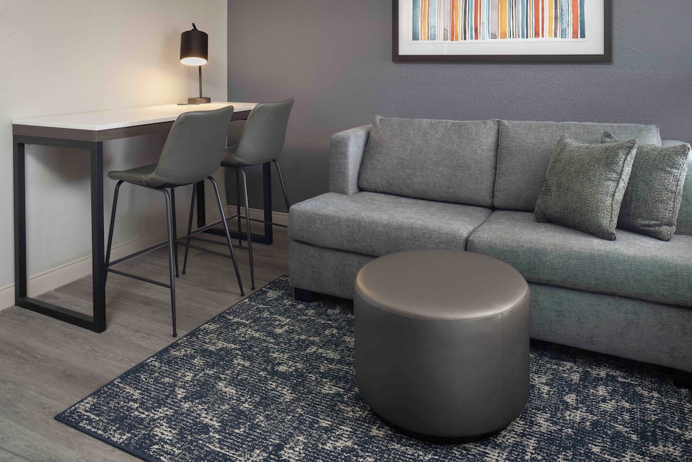 Hyatt Place Boston/Medford 34/49